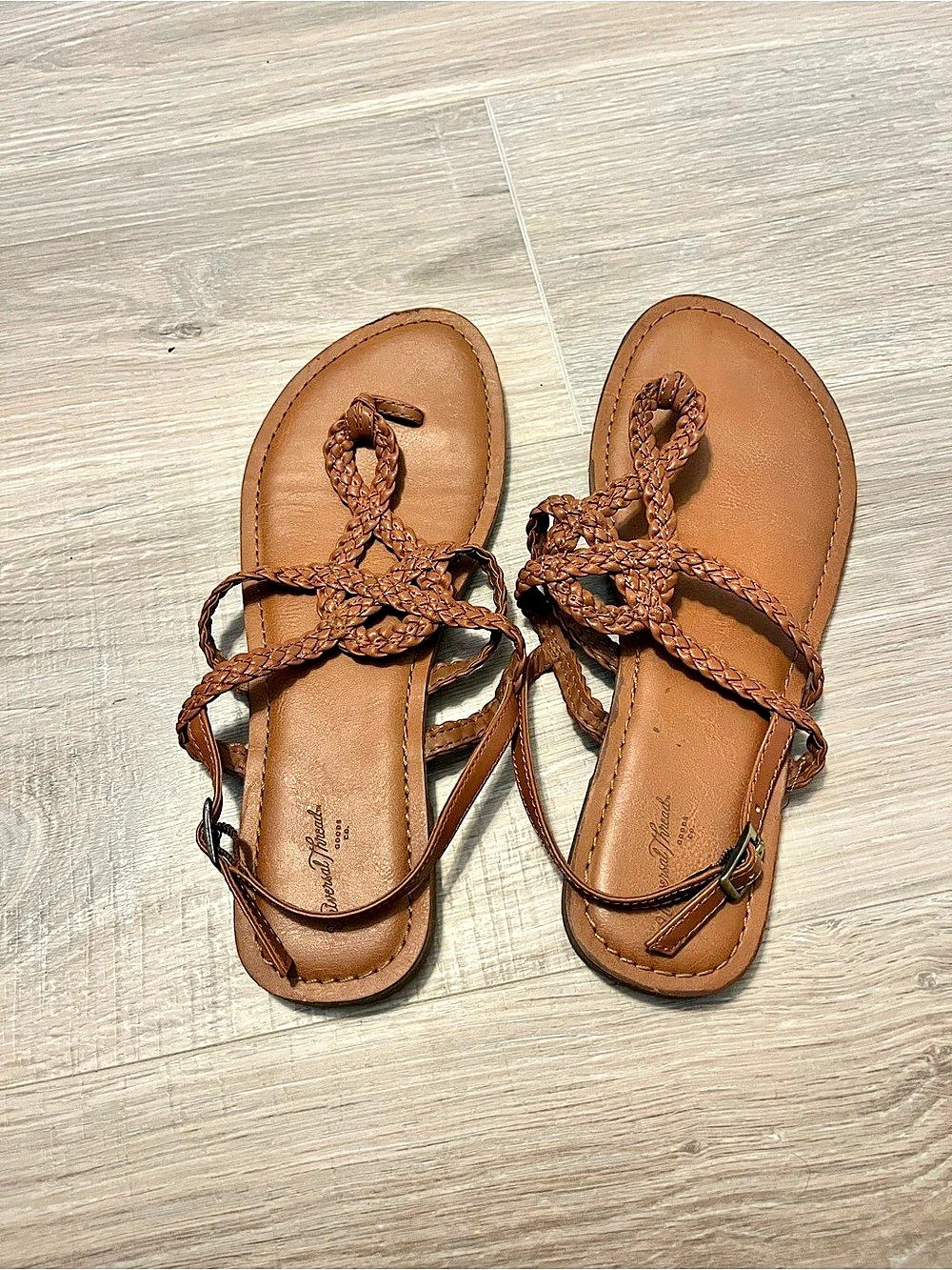 Universal Thread Jana Braided Thong Ankle Strap Sandal Brown
